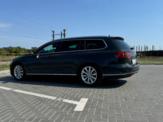 Volkswagen Passat foto 1