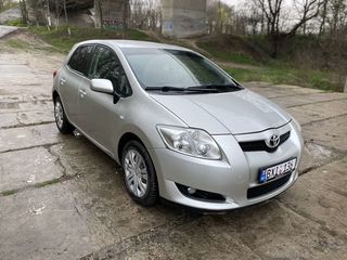 Toyota Auris foto 1