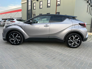 Toyota C-HR foto 2