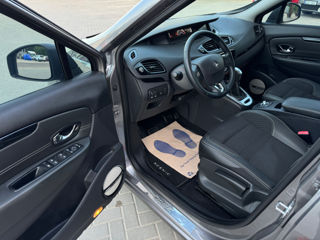 Renault Scenic фото 11