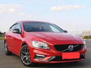 Volvo S60 foto 1