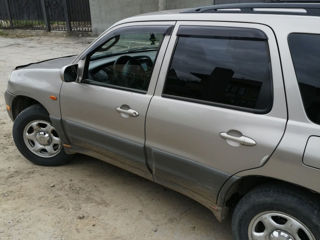 Mazda Tribute foto 2