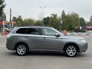 Mitsubishi Outlander foto 4