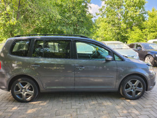 Volkswagen Touran foto 7