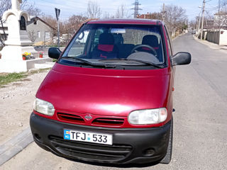 Nissan Nisan serena
