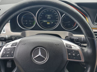 Mercedes E-Class foto 2