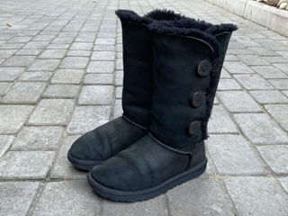 UGG Bailey Button Triplet Boots. Размер 37. В отличном состоянии. Оригинал. foto 4