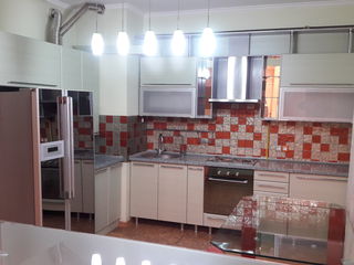 Apartament cu 3 camere – Centru, str. P. Rareș – 550  € foto 5