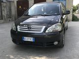 Toyota Avensis Verso foto 1