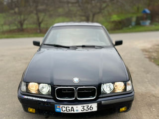 BMW 3 Series foto 10