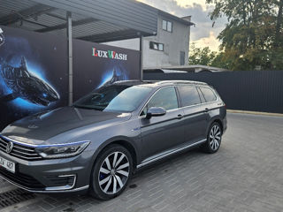 Volkswagen Passat foto 1