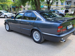 BMW 5 Series foto 4