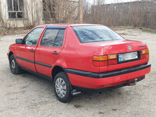 Volkswagen Vento foto 4