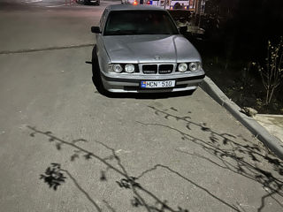 BMW 5 Series foto 4