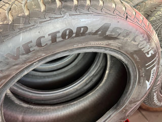 R17 225/60 GoodYear Vector 4 Seasons foto 5