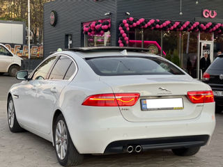 Jaguar XE foto 5