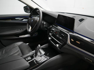 BMW 5 Series foto 5