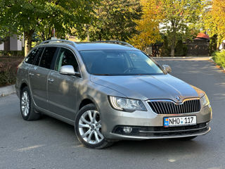 Skoda Superb foto 2