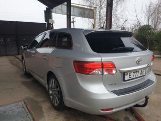 Toyota Avensis foto 4