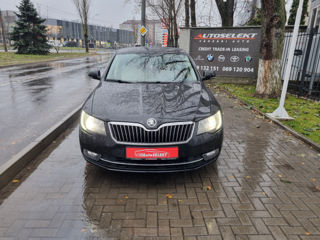 Skoda Superb foto 2