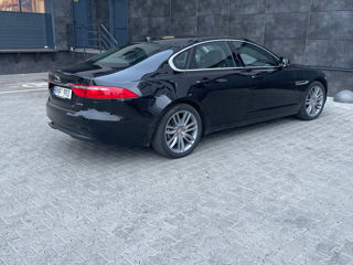 Jaguar XF foto 2