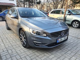 Volvo V60 foto 1