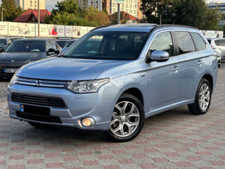 Mitsubishi Outlander foto 1