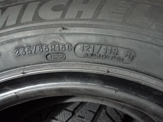 235 65 R16C 121/119R Michelin Agilis Alpin foto 4