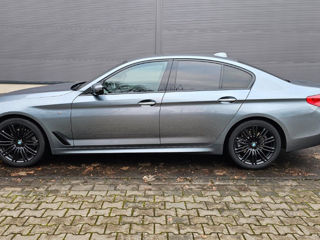 BMW 5 Series foto 2