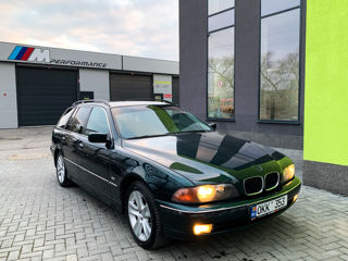 BMW 5 Series foto 2