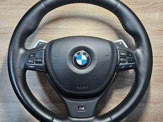Volan M, cu padele (stare foarte bună), potrivit pentru - BMW F10, F11, F12, F13, F01, F02, F06, F07