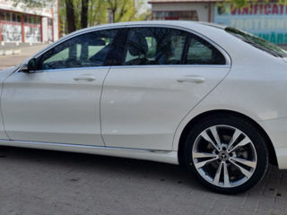 Mercedes C-Class foto 9