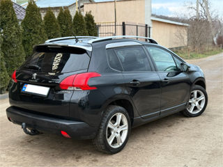 Peugeot 2008 foto 2