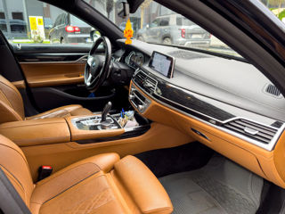 BMW 7 Series foto 2