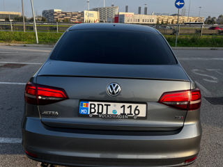 Volkswagen Jetta foto 5