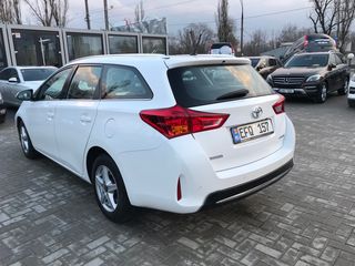 Toyota Auris foto 3