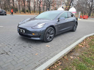 Tesla Model 3 foto 2