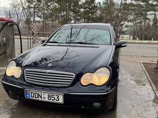 Mercedes C-Class foto 2