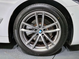 BMW 5 Series foto 5