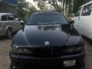 BMW 5 Series foto 4