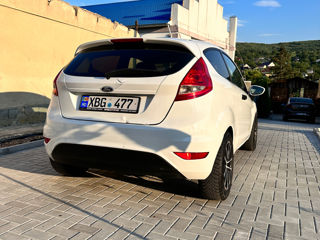 Ford Fiesta foto 4