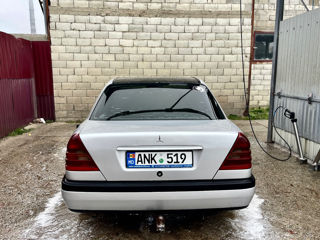 Mercedes C-Class foto 5