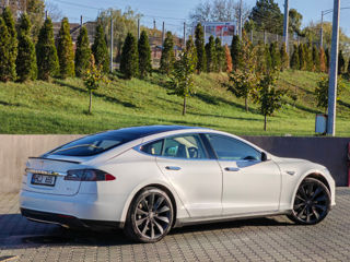 Tesla Model S foto 1