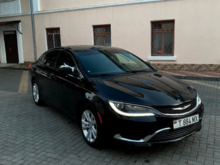 Chrysler 200