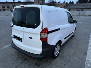 Ford Transit Courier foto 4