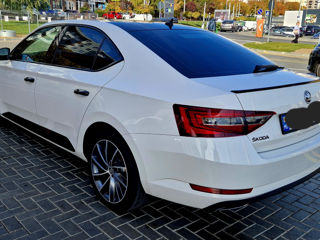 Skoda Superb foto 2