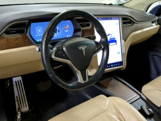 Tesla Model X foto 5