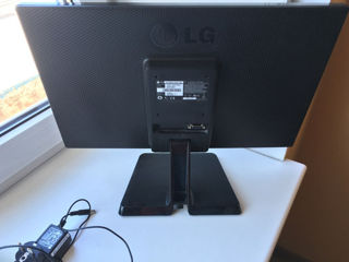 Monitor LG E1942C-BN, 1366x768 LED foto 2