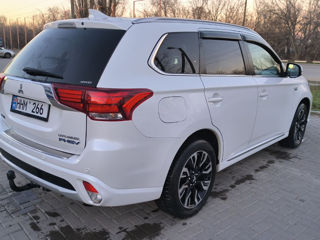 Mitsubishi Outlander foto 4