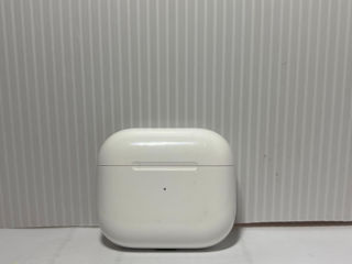 Apple Airpods  Case Model number: A2566